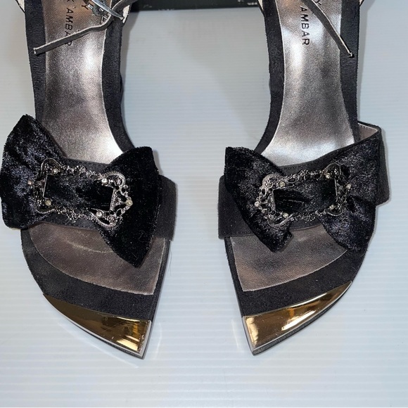 Luichiny Alice Chrome tip open toe Black Wedge w/ Black bows w/ Vintage buckles - Picture 8 of 15